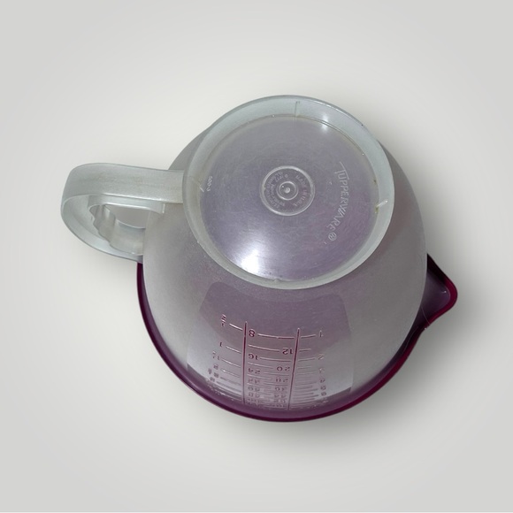 Vintage Tupperware Measuring Cup with Lid - Picture 14 of 16